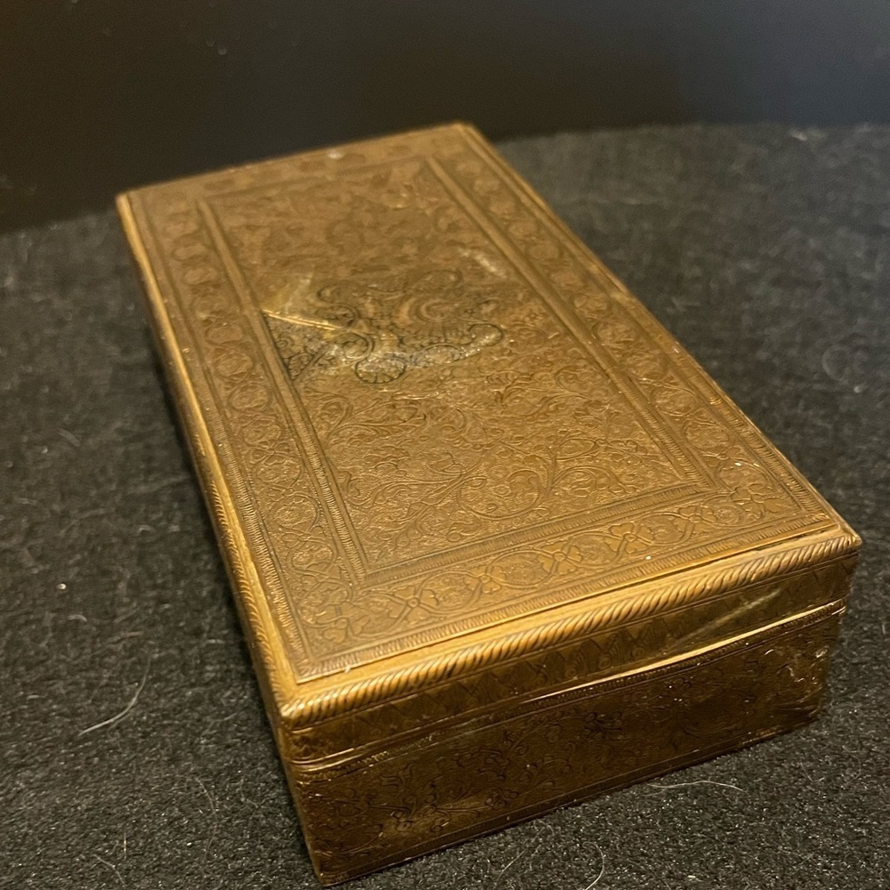 Vintage Metal Box / Money Box - Picture 7 of 16